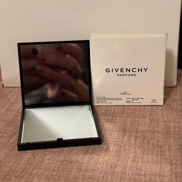 Givenchy Parfumes Quilted Double Compact Mirror - Picture 3 of 4